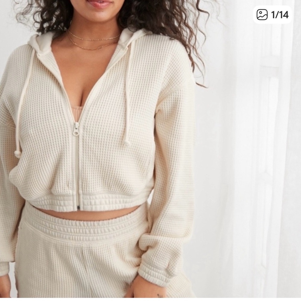 Aerie Cropped‎ Waffle Knit Zip Up Hoodie Cream. Size small.